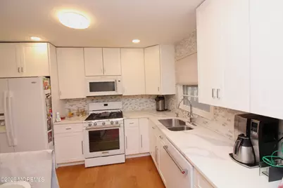 7 Portsmouth Road, Englishtown, NJ 07726 - Photo 6
