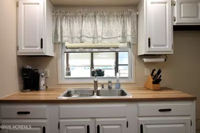 606 Jerome Place, Freehold, NJ 07728 - Photo 14