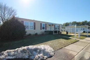 606 Jerome Pl, Freehold, NJ 07728 - Photo 4