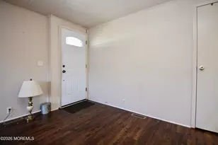 606 Jerome Pl, Freehold, NJ 07728 - Photo 6