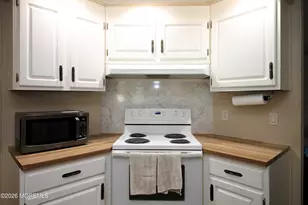 606 Jerome Pl, Freehold, NJ 07728 - Photo 16