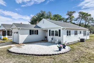 18 Cabrillo Blvd, Toms River Township, NJ 08757 - Photo 2