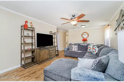 133A Rigi Strasse, Freehold, NJ 07728 - Photo 4