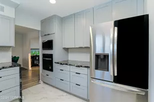 29 Maple St, Middletown, NJ 07758 - Photo 8