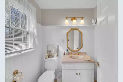 20 Princeton Drive, Manalapan Township, NJ 07726 - Photo 16