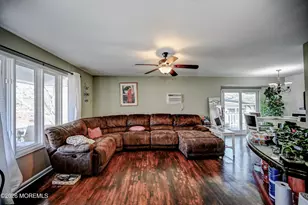 28 Spring St, Freehold, NJ 07728 - Photo 8