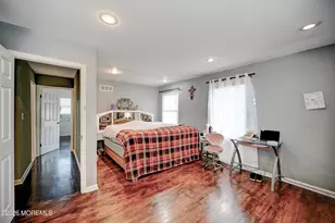 28 Spring St, Freehold, NJ 07728 - Photo 18