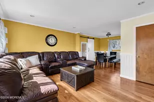 32 Koenig Ln, Freehold, NJ 07728 - Photo 4