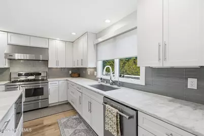 8 Jackson Court, Monmouth Beach, NJ 07750 - Photo 16