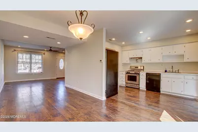 43 Kingsley Way, Freehold, NJ 07728 - Photo 8