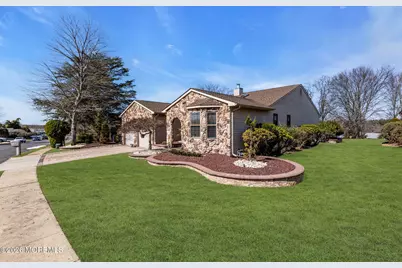 37 Murray Hill Terrace, Marlboro Township, NJ 07746 - Photo 4