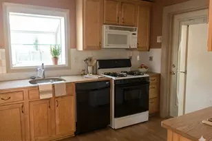 33 Oakwood Pl, Keansburg, NJ 07734 - Photo 6