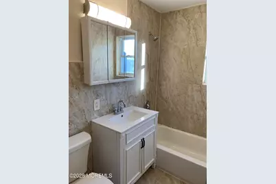 32 Manchester Court #D, Freehold, NJ 07728 - Photo 8