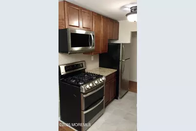 32 Manchester Court #D, Freehold, NJ 07728 - Photo 2