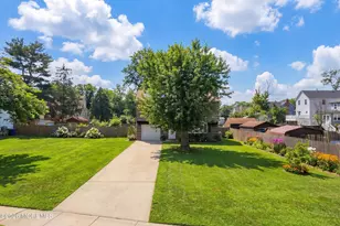 610 Center Ave, Belford, NJ 07718 - Photo 2