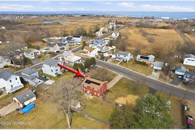 610 Center Avenue, Belford, NJ 07718 - Photo 20