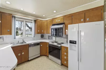 440 Broadway Road, Freehold, NJ 07728 - Photo 18