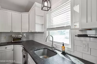 108 Morris Avenue, Belford, NJ 07718 - Photo 14