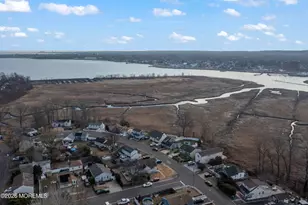 882 Woodmere Dr, Aberdeen Township, NJ 07735 - Photo 22