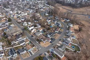 882 Woodmere Dr, Aberdeen Township, NJ 07735 - Photo 24