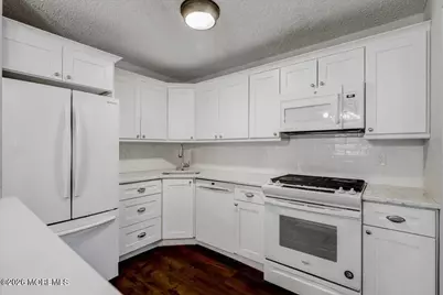 54 Des Moines Court, Tinton Falls, NJ 07712 - Photo 20