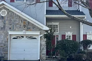 39 Rozalyn Ln, South Amboy, NJ 08879 - Photo 2