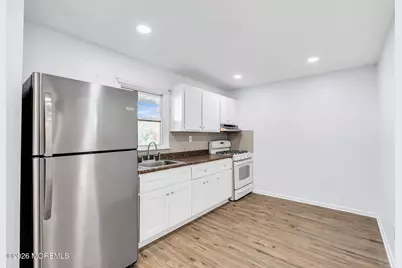 105 Clark Street, Keyport, NJ 07735 - Photo 4