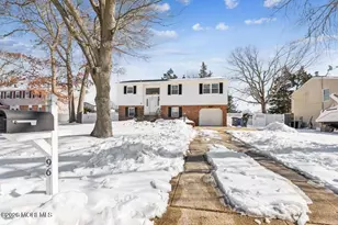 96 Twin Rivers Dr, Toms River Township, NJ 08753 - Photo 2