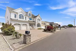 17 Lagoon Dr W, Toms River Township, NJ 08753 - Photo 2