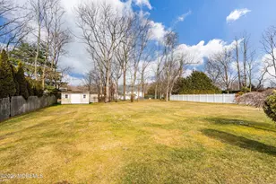 26 Oxford Ln, Eatontown, NJ 07724 - Photo 32