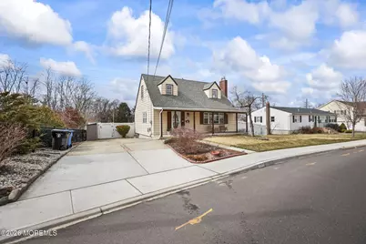 350 East Road, Belford, NJ 07718 - Photo 34