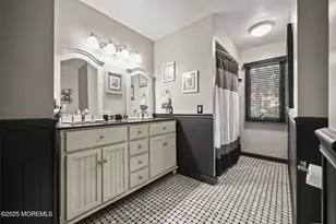 72 Fox Chase Ct, Freehold, NJ 07728 - Photo 36