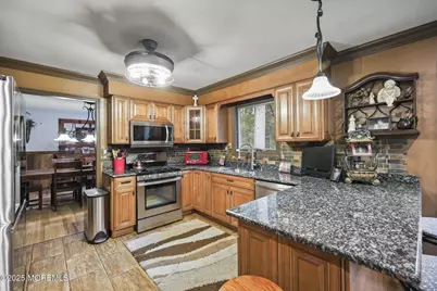 72 Fox Chase Court, Freehold, NJ 07728 - Photo 18