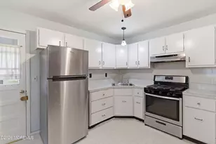 56 Bellflower Ct, Toms River Township, NJ 08755 - Photo 8