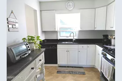 35 Southampton Road, Toms River Township, NJ 08757 - Photo 4