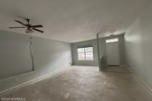 27 Cromwell Ct, Manchester Township, NJ 08759 - Photo 2