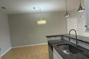 610 Sophee Ln, Lakewood, NJ 08701 - Photo 4