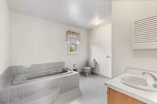 4 Arie Dr, Marlboro Township, NJ 07746 - Photo 28