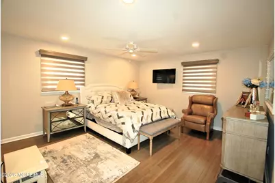 32 Cameron Court, Freehold, NJ 07728 - Photo 20