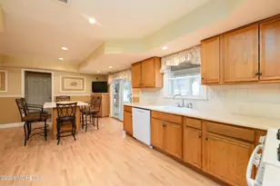 4 Colgate Ct, Hazlet Township, NJ 07730 - Photo 10