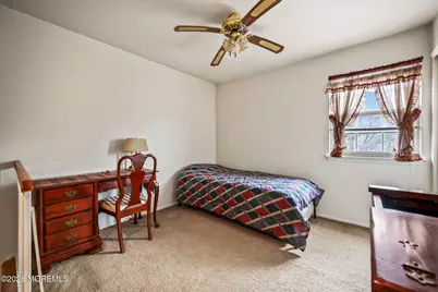 38 Hemlock Way, Freehold, NJ 07728 - Photo 20