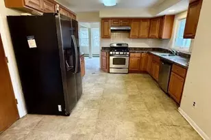 450 Burlington Rd, Freehold, NJ 07728 - Photo 14