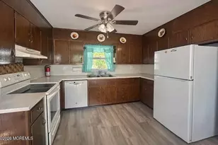 1 Peach Tree Rd, Oakhurst, NJ 07755 - Photo 4