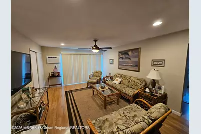 1187 E Ocean Avenue #11, Sea Bright, NJ 07760 - Photo 4