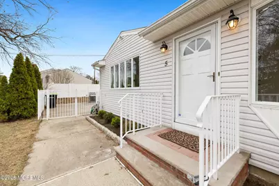 5 Barrier Drive, Hazlet Township, NJ 07730 - Photo 2