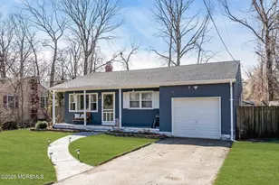 701 Barberry Dr, Brick, NJ 08723 - Photo 2