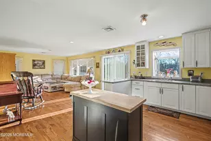 22 Burki Pl, Freehold, NJ 07728 - Photo 12