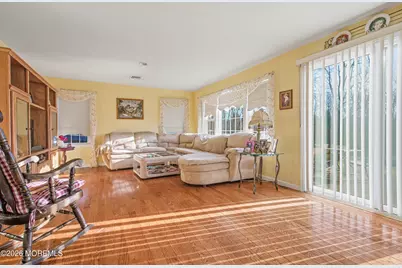 22 Burki Place, Freehold, NJ 07728 - Photo 18