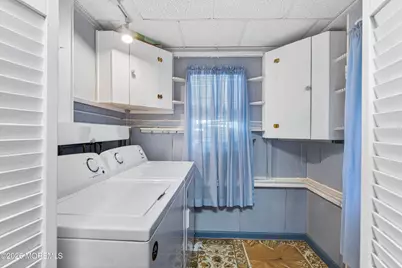 87 W Concourse, Aberdeen Township, NJ 07735 - Photo 10