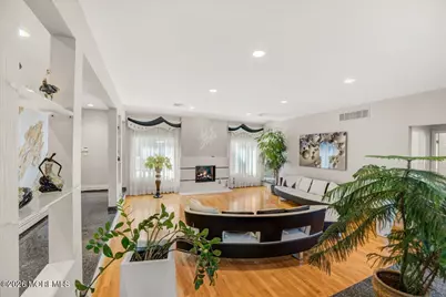 5 Cherry Point Court, Morganville, NJ 07751 - Photo 12